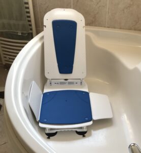 Marino bathlift in situ